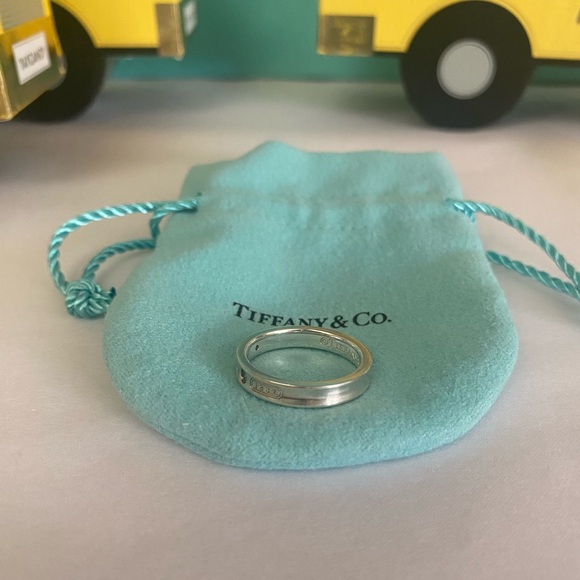 Tiffany & Co. 1837 Sapphire Ring - Picture 3 of 7